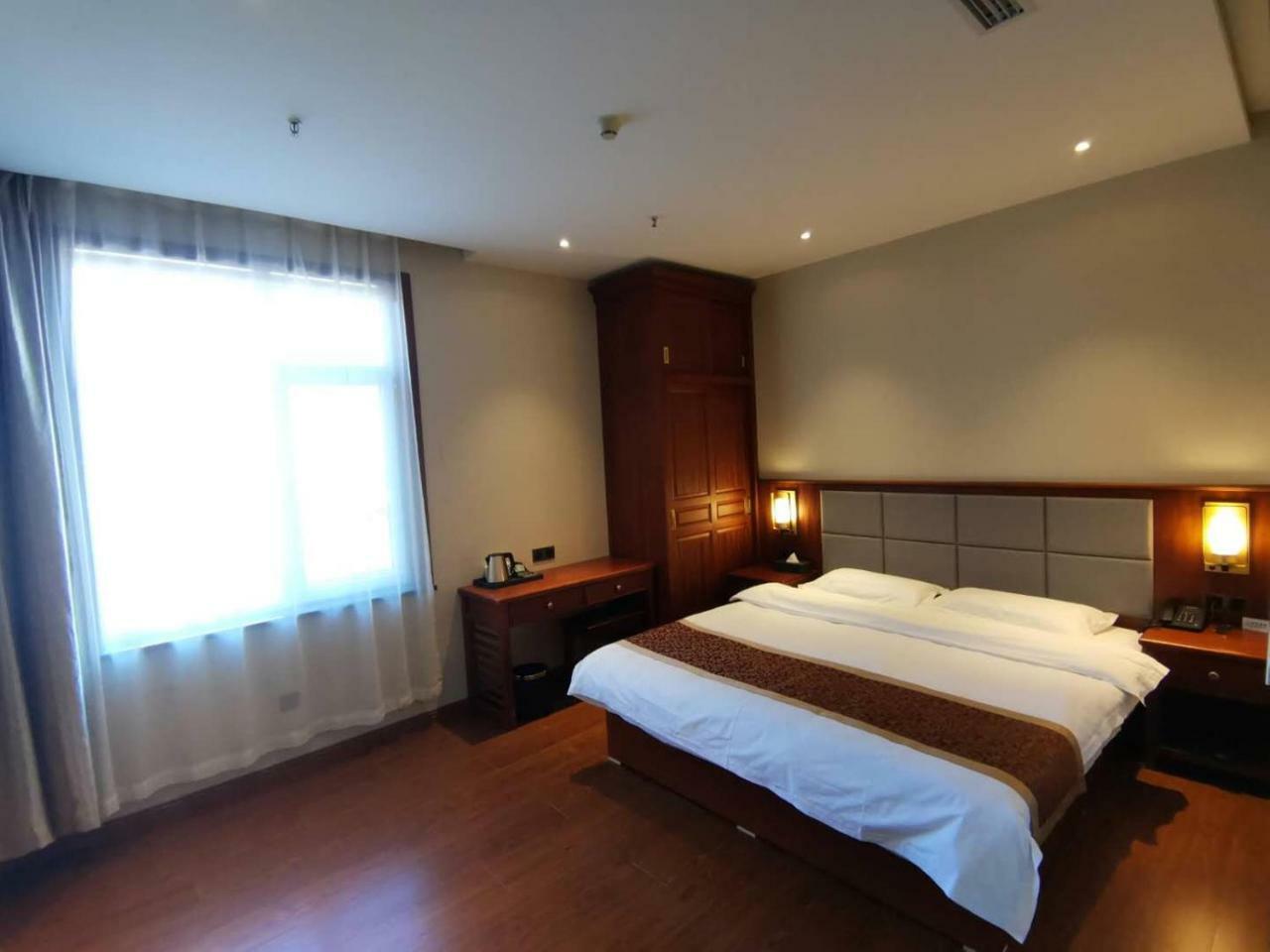 Beijing Gongmei Blue Peacock Business Hotel Экстерьер фото