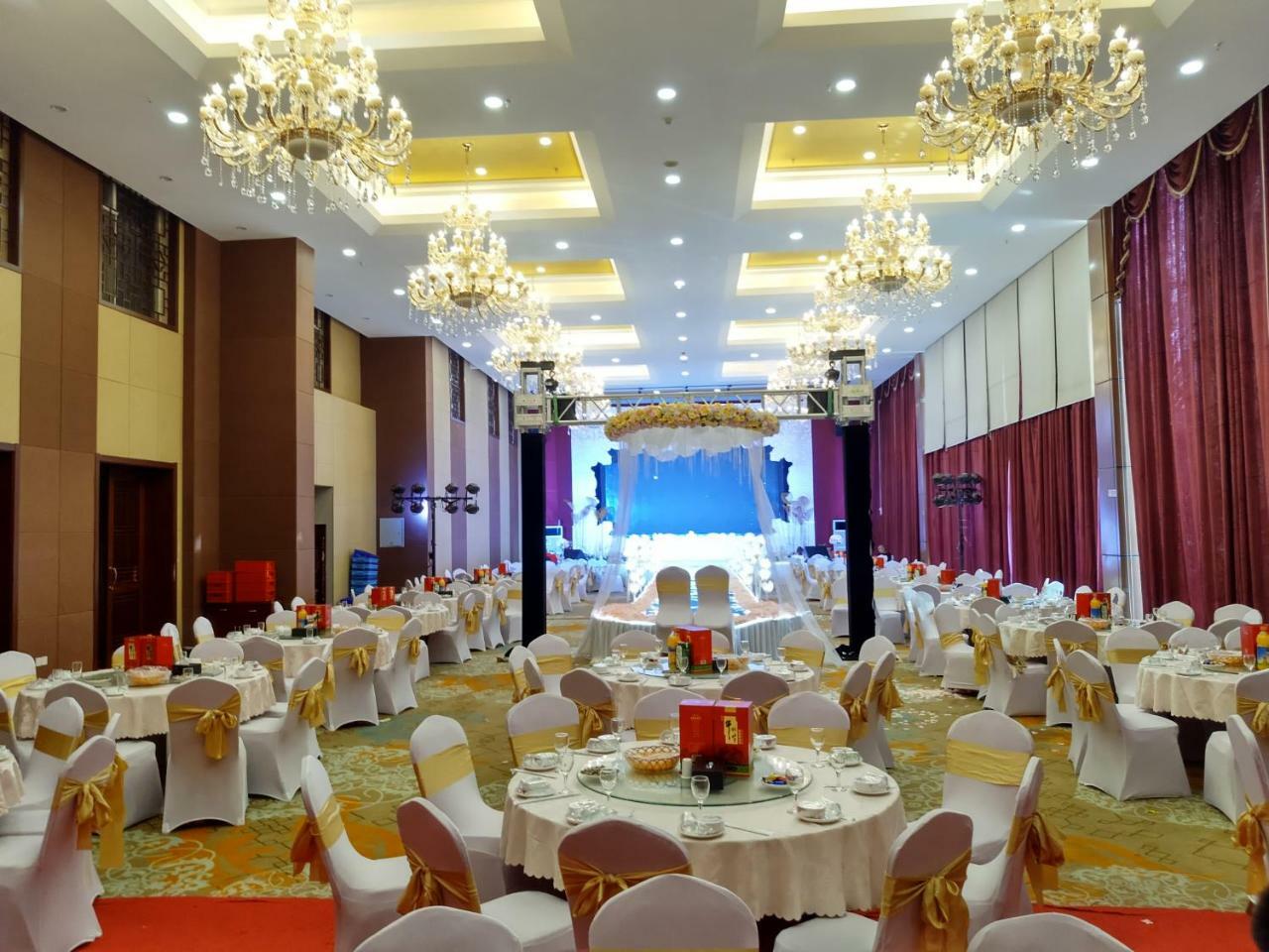 Beijing Gongmei Blue Peacock Business Hotel Экстерьер фото